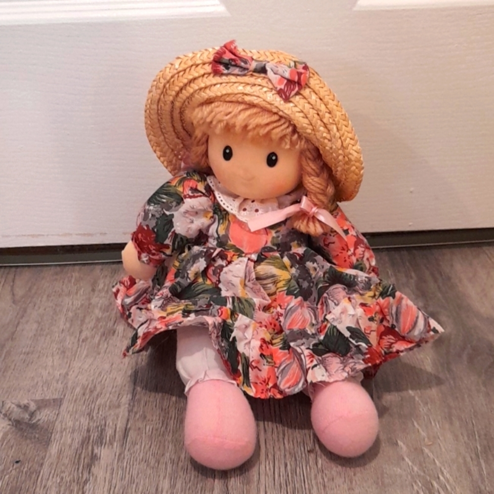 Moveable head music doll
